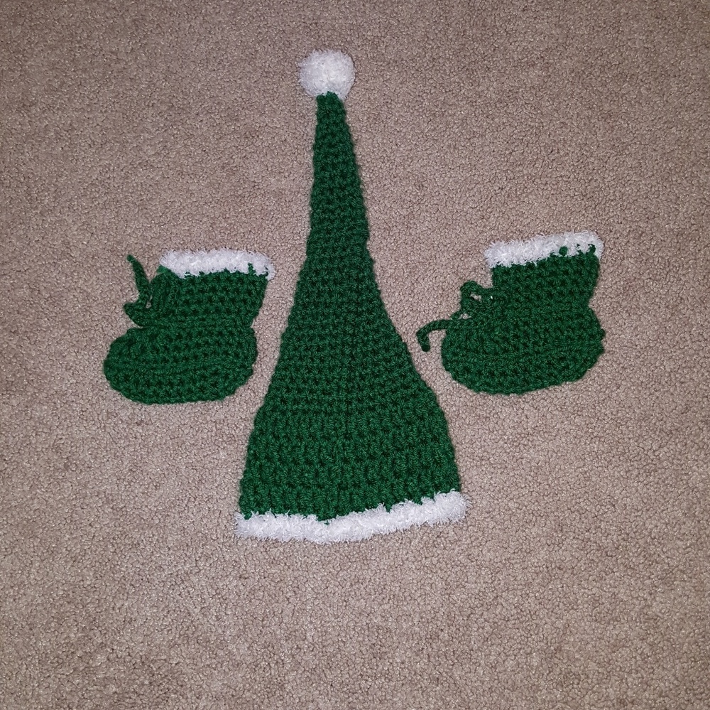 📣 SALE!! Crocheted baby hat and matching booties